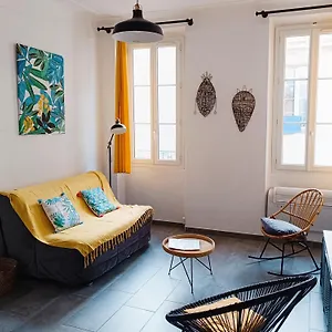 Appartement Grand 2 Pièces Rénové Climatisé, Vieil Antibes, Proche Port, Antibes